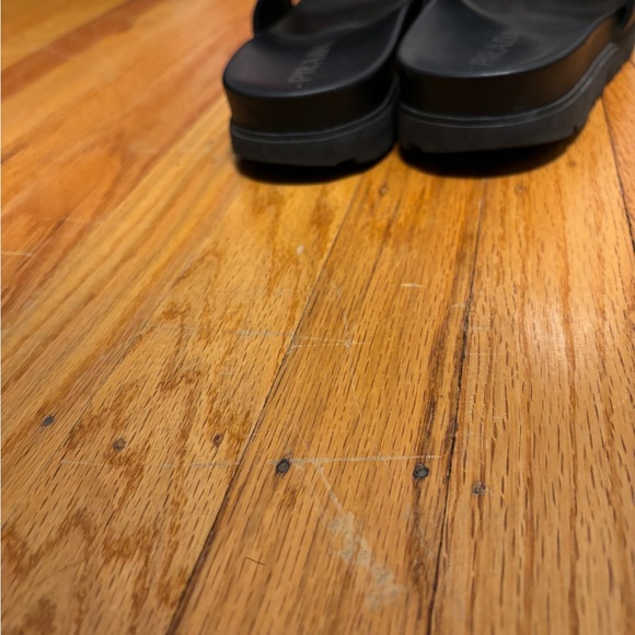 Prada Slides - Picture 3 of 5